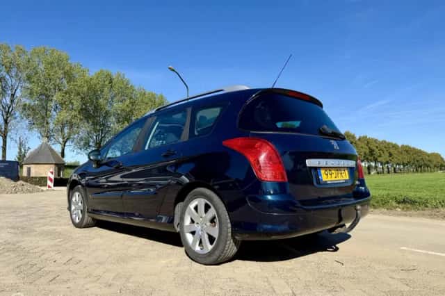 Peugeot 308 (2009) thumbnail 3