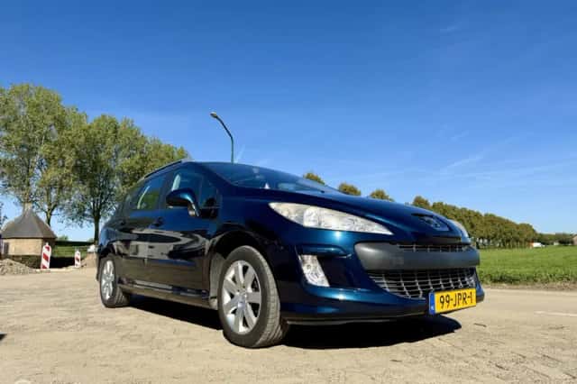 Peugeot 308 (2009) thumbnail 4