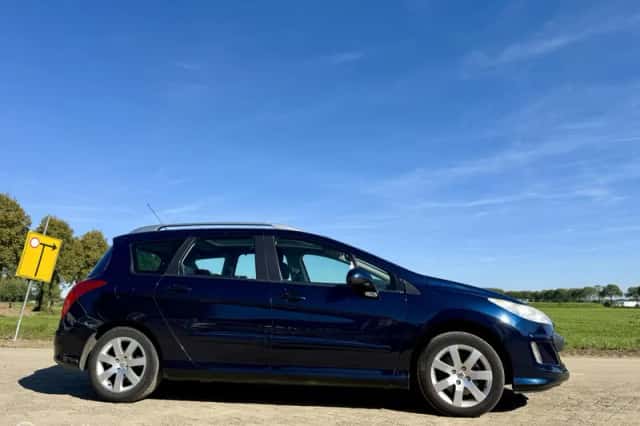 Peugeot 308 (2009) thumbnail 5