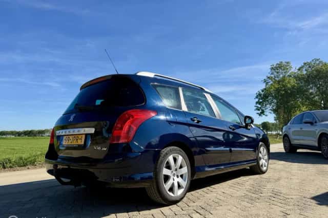 Peugeot 308 (2009) thumbnail 6