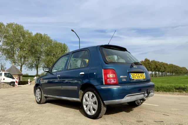 Nissan Micra (2000) thumbnail 3