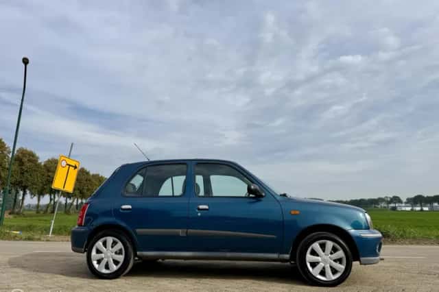 Nissan Micra (2000) thumbnail 5