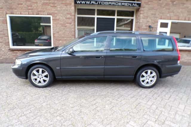 Volvo V70 (2001) thumbnail 2