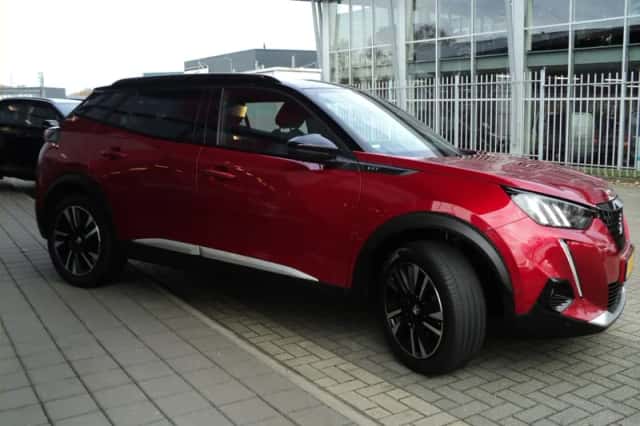 Peugeot 2008 (2020) thumbnail 5