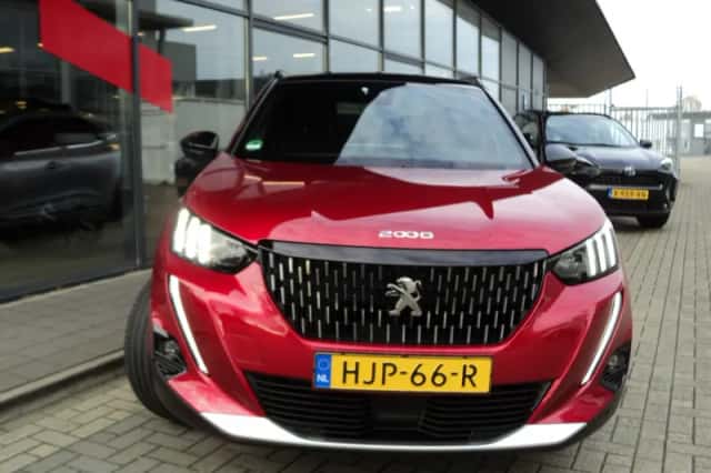 Peugeot 2008 (2020) thumbnail 6
