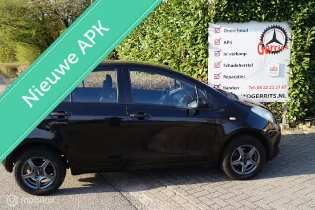 Toyota Yaris (2008) thumbnail 1