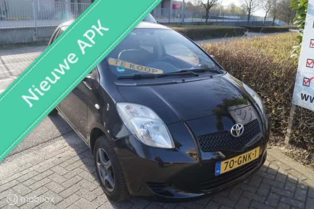 Toyota Yaris (2008) thumbnail 3