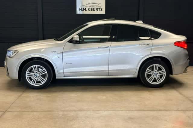 BMW X4 (2017) thumbnail 3