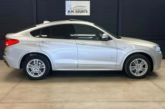 BMW X4 (2017) thumbnail 4