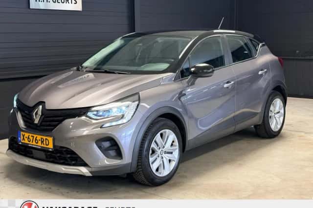 Renault Captur (2021) thumbnail 2