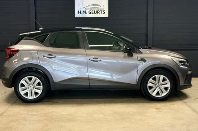 Renault Captur (2021) thumbnail 4