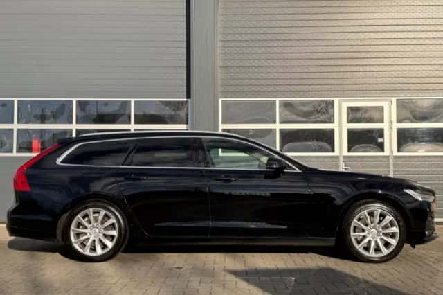 Volvo V90 (2018) thumbnail 3