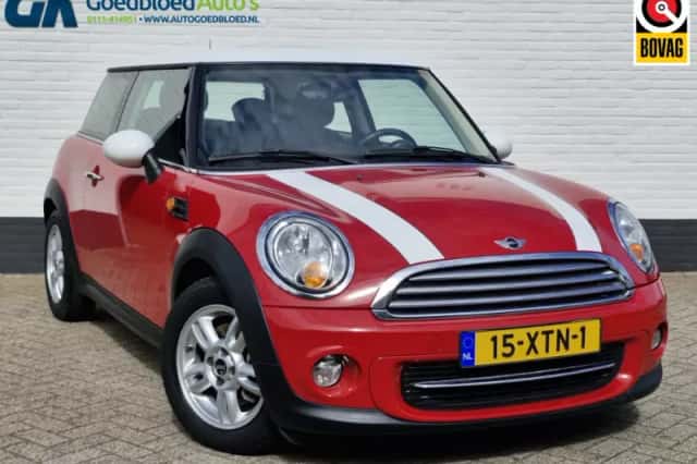 MINI Cooper (2012) thumbnail 1