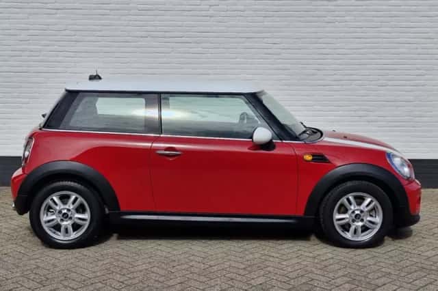 MINI Cooper (2012) thumbnail 4
