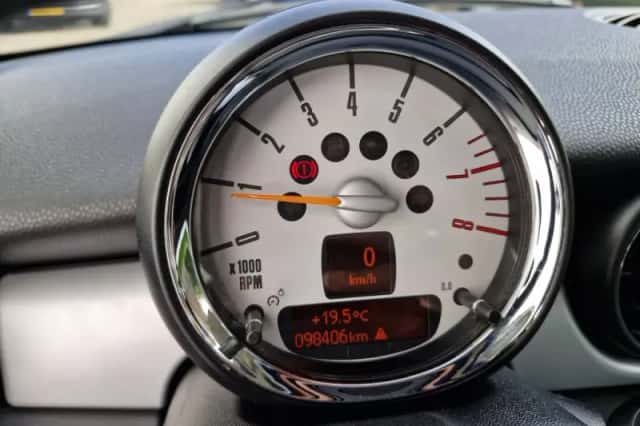 MINI Cooper (2012) thumbnail 6