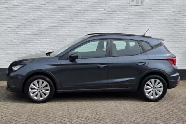 SEAT Arona (2022) thumbnail 4