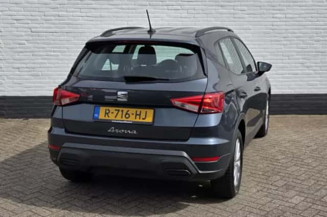 SEAT Arona (2022) thumbnail 5