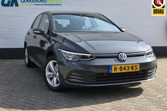 Volkswagen Golf (2022) thumbnail 1