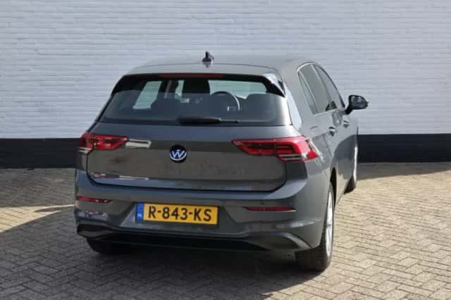Volkswagen Golf (2022) thumbnail 5