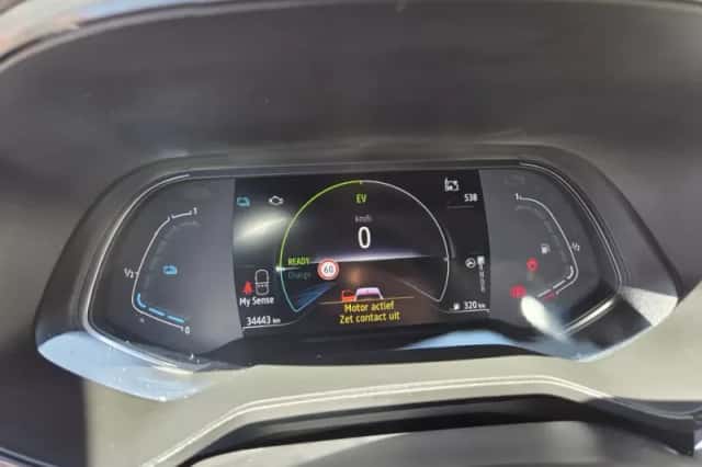 Renault Clio (2023) thumbnail 6
