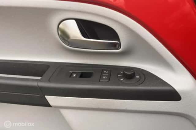 SEAT Mii (2013) thumbnail 6