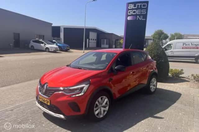 Renault Captur (2021) thumbnail 6