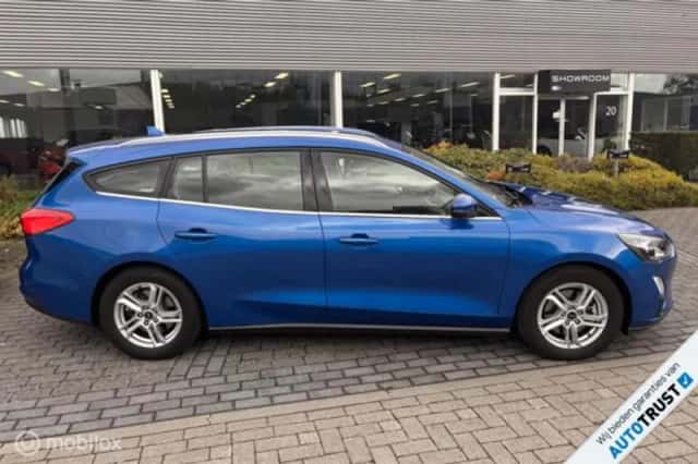 Ford Focus (2020) thumbnail 3