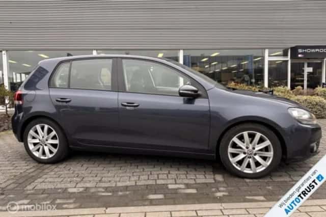Volkswagen Golf (2011) thumbnail 3