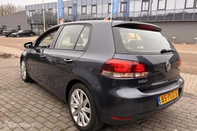 Volkswagen Golf (2011) thumbnail 5