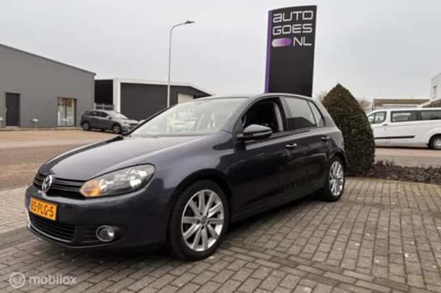 Volkswagen Golf (2011) thumbnail 6