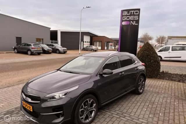 Kia XCeed (2021) thumbnail 6