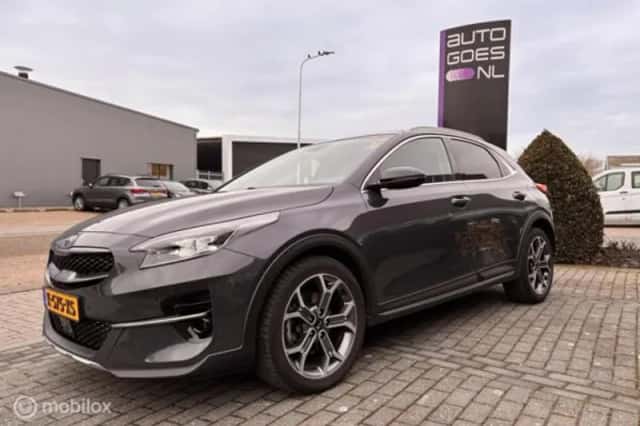 Kia XCeed (2021) thumbnail 6