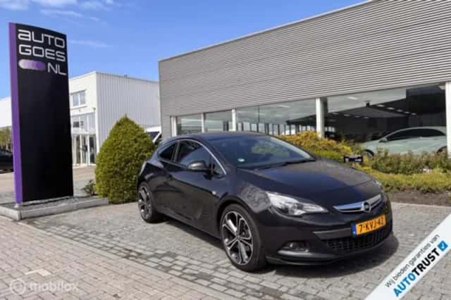 Opel Astra (2013) thumbnail 1