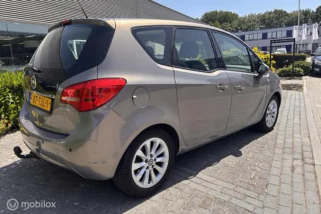 Opel Meriva (2012) thumbnail 4