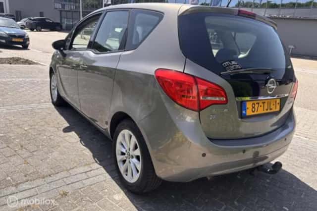 Opel Meriva (2012) thumbnail 5