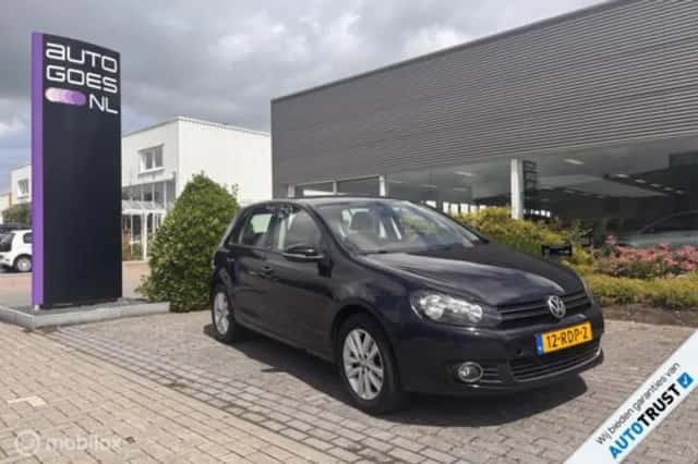 Volkswagen Golf (2011) thumbnail 1