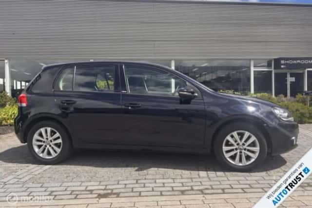 Volkswagen Golf (2011) thumbnail 3
