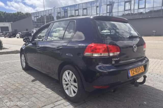 Volkswagen Golf (2011) thumbnail 5