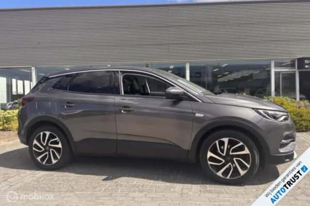 Opel Grandland (2018) thumbnail 2
