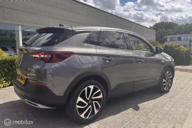 Opel Grandland (2018) thumbnail 3