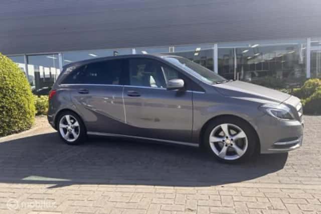 Mercedes-Benz B-Klasse (2014) thumbnail 3