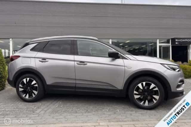 Opel Grandland (2020) thumbnail 2