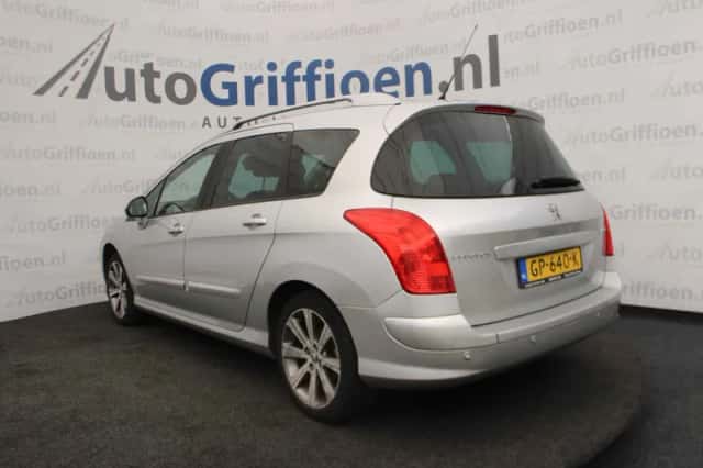 Peugeot 308 (2013) thumbnail 3