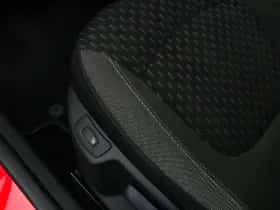 Renault Captur (2017) thumbnail 23
