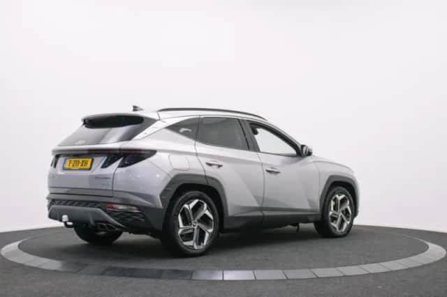 Hyundai Tucson (2023) thumbnail 2