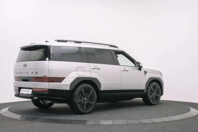 Hyundai Santa Fe (2025) thumbnail 2