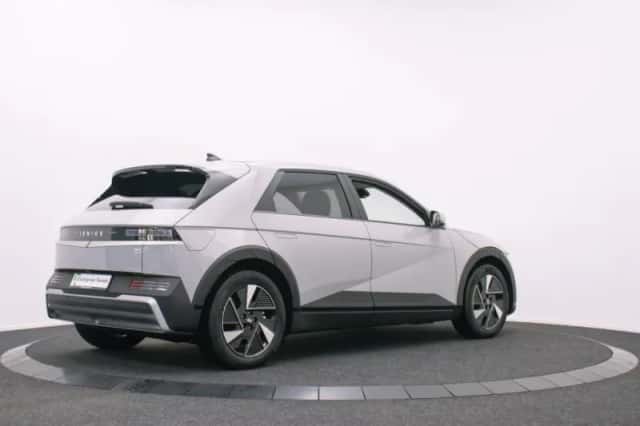 Hyundai Ioniq 5 (2025) thumbnail 2