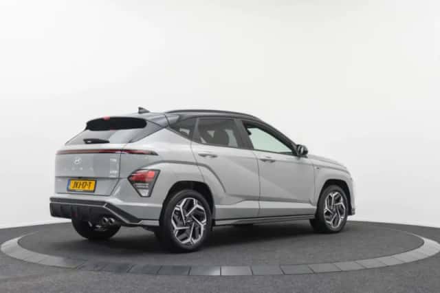Hyundai Kona (2024) thumbnail 2