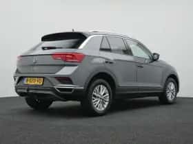 Volkswagen T-Roc (2021) thumbnail 2