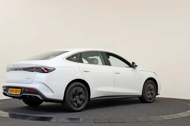 BYD Seal (2025) thumbnail 2